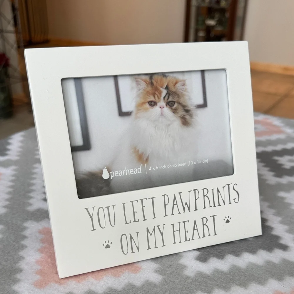 Pearhead Cream White Pet Photo Frame with silver Heartfelt Message